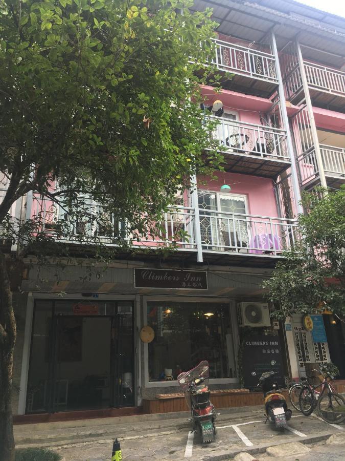 Climbers Inn Яншуо Екстер'єр фото
