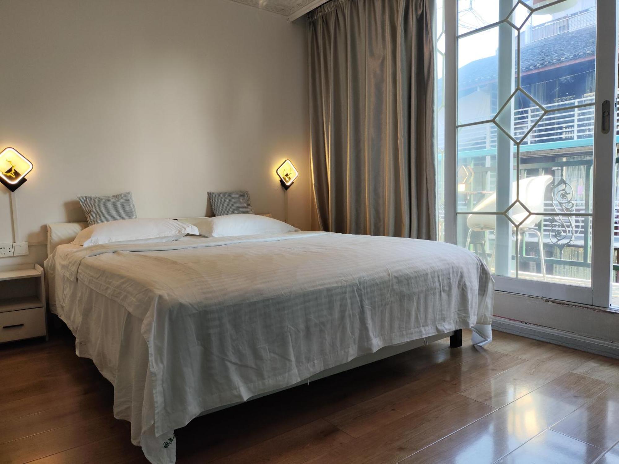 Climbers Inn Яншуо Екстер'єр фото